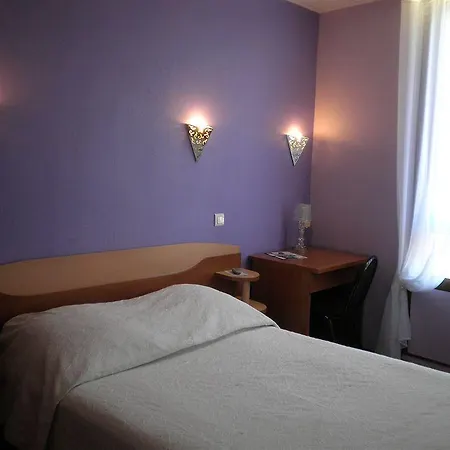 Au Nouvel Szálloda 2*