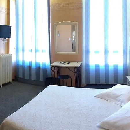 Szálloda Au Nouvel 2*